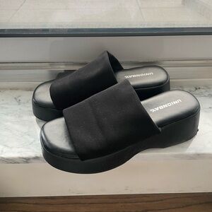 UNIONBAY Women's Black Platform Slides